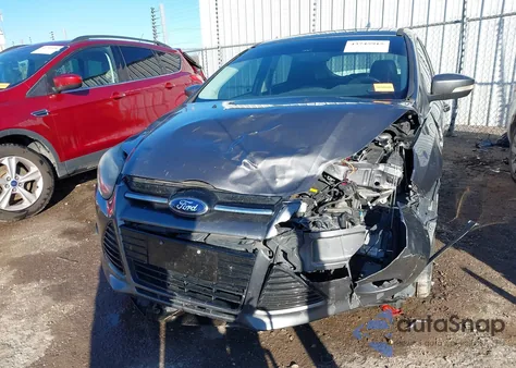 2014 Ford Focus Titanium from USA, damaged, VIN 1FADP3N24EL192799